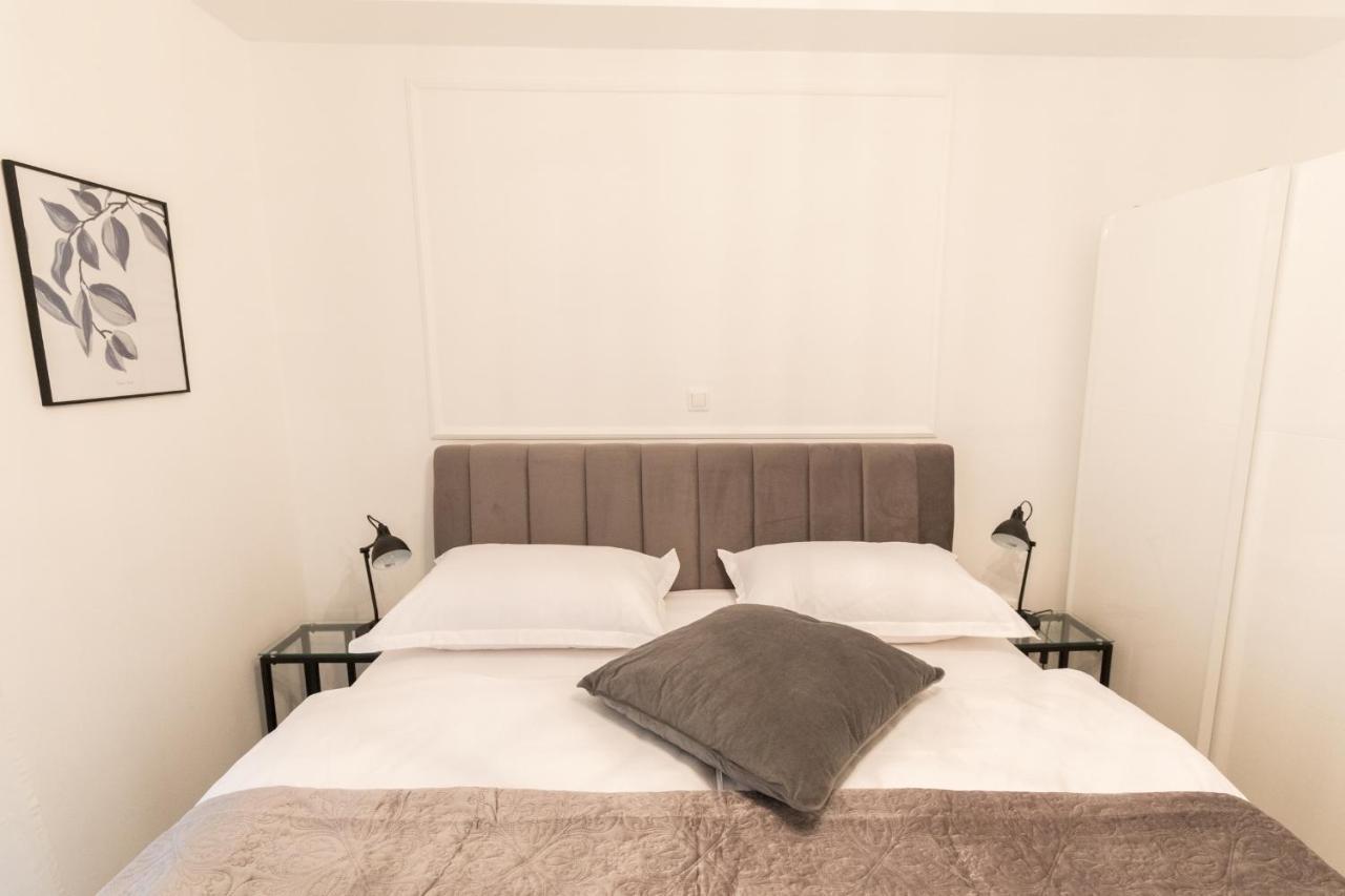 Luxury Rooms With Balcony 자다르 외부 사진