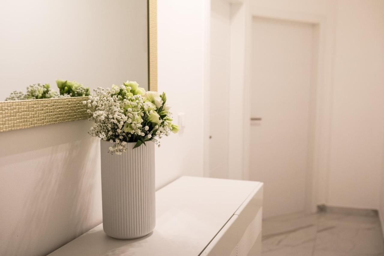 Luxury Rooms With Balcony 자다르 외부 사진