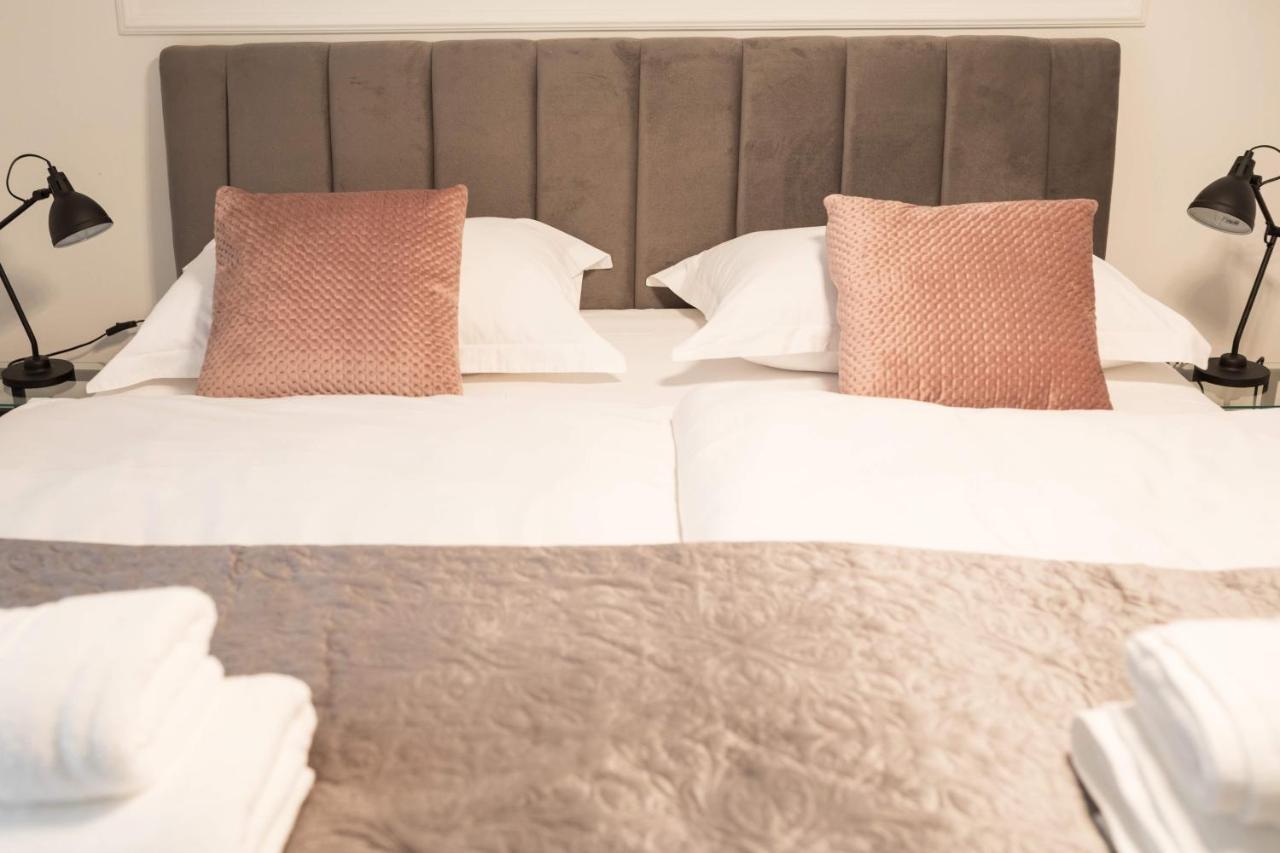 Luxury Rooms With Balcony 자다르 외부 사진