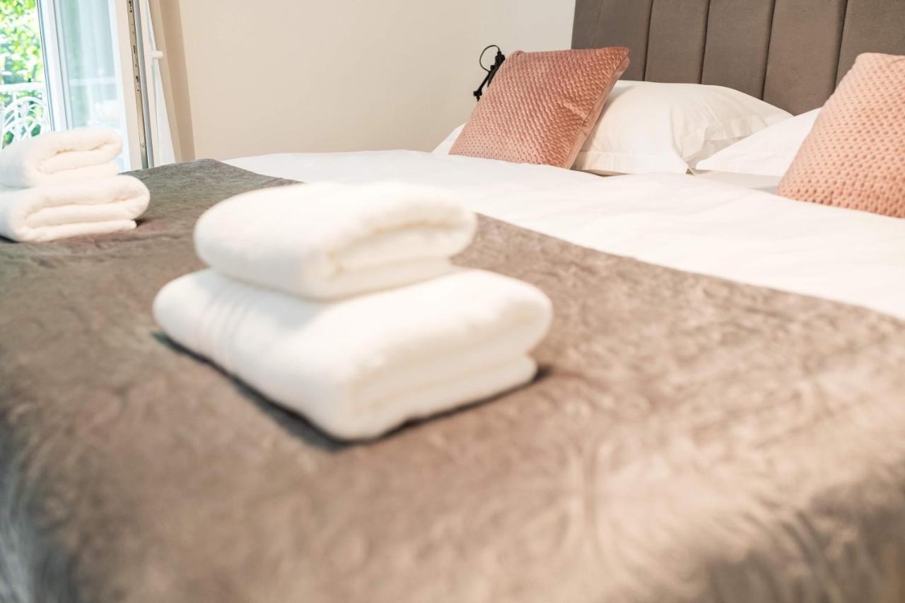 Luxury Rooms With Balcony 자다르 외부 사진
