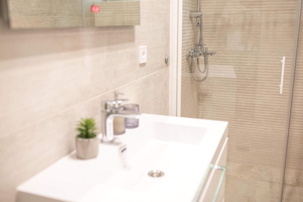 Luxury Rooms With Balcony 자다르 외부 사진
