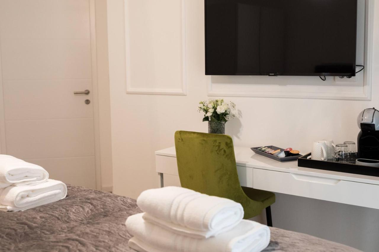 Luxury Rooms With Balcony 자다르 외부 사진