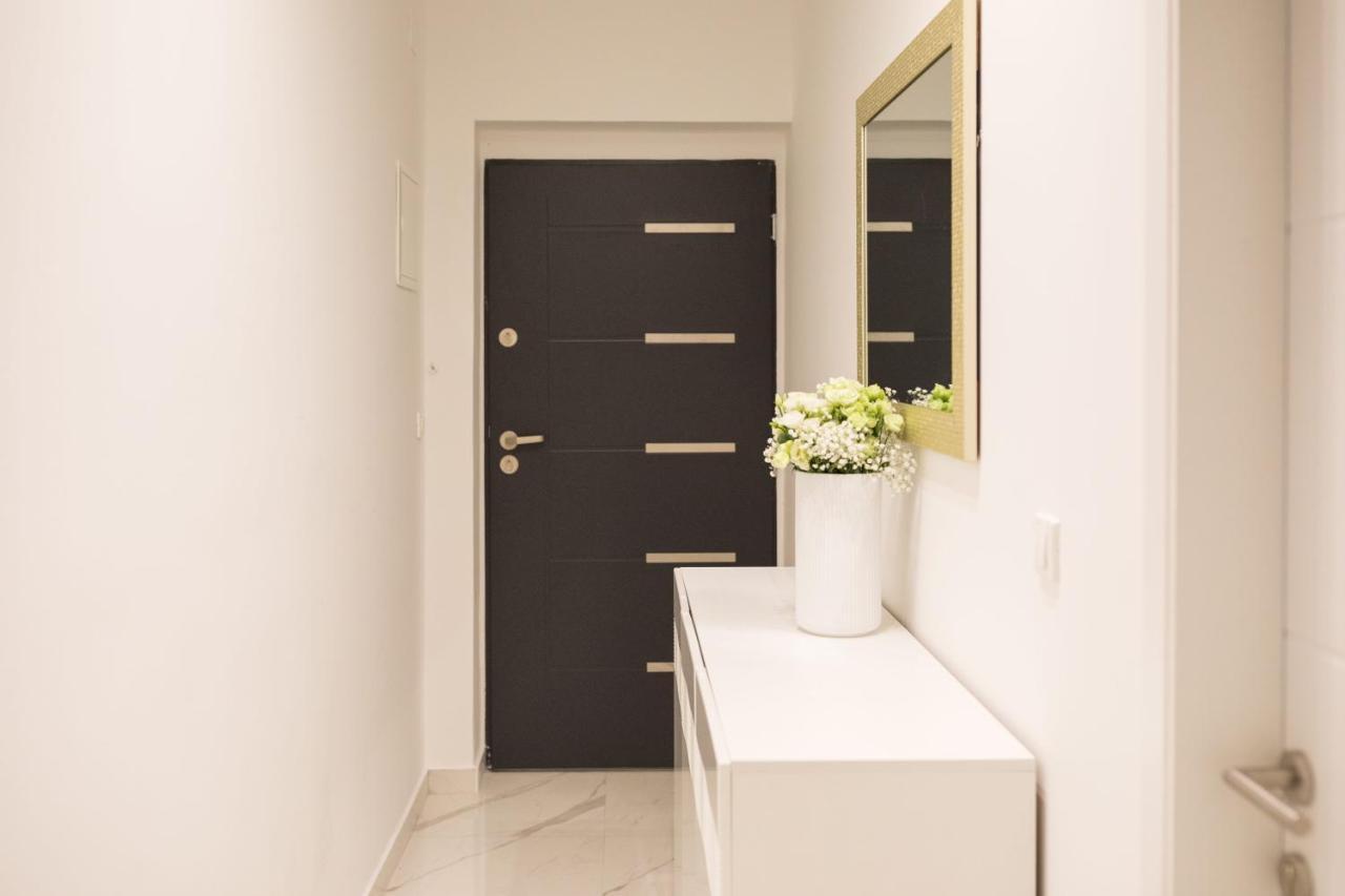 Luxury Rooms With Balcony 자다르 외부 사진