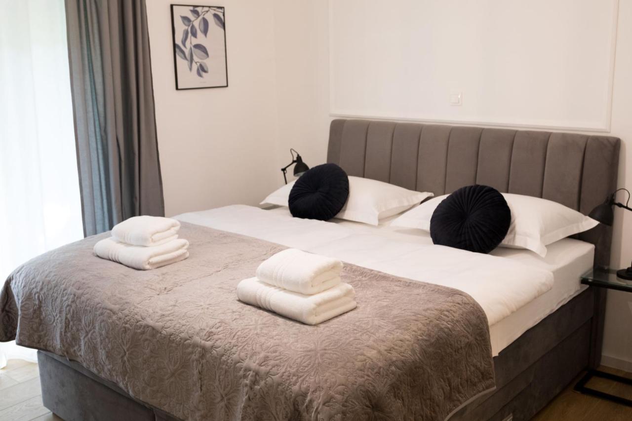 Luxury Rooms With Balcony 자다르 외부 사진