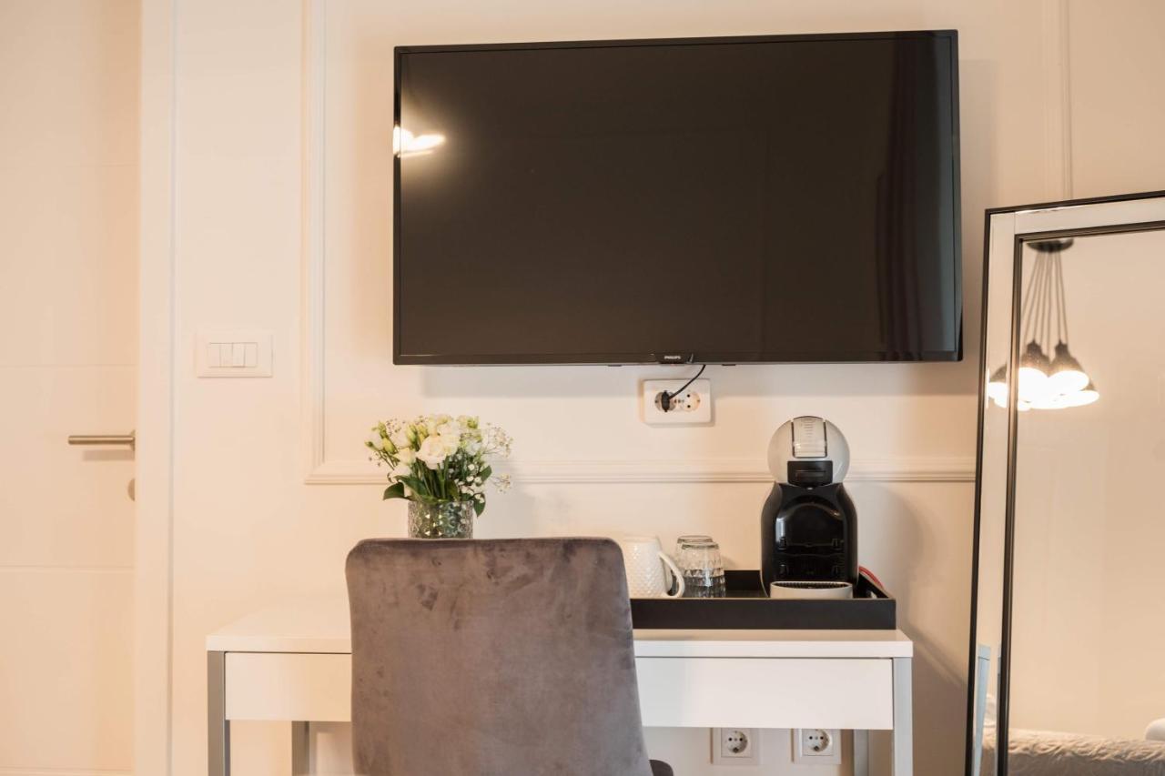 Luxury Rooms With Balcony 자다르 외부 사진