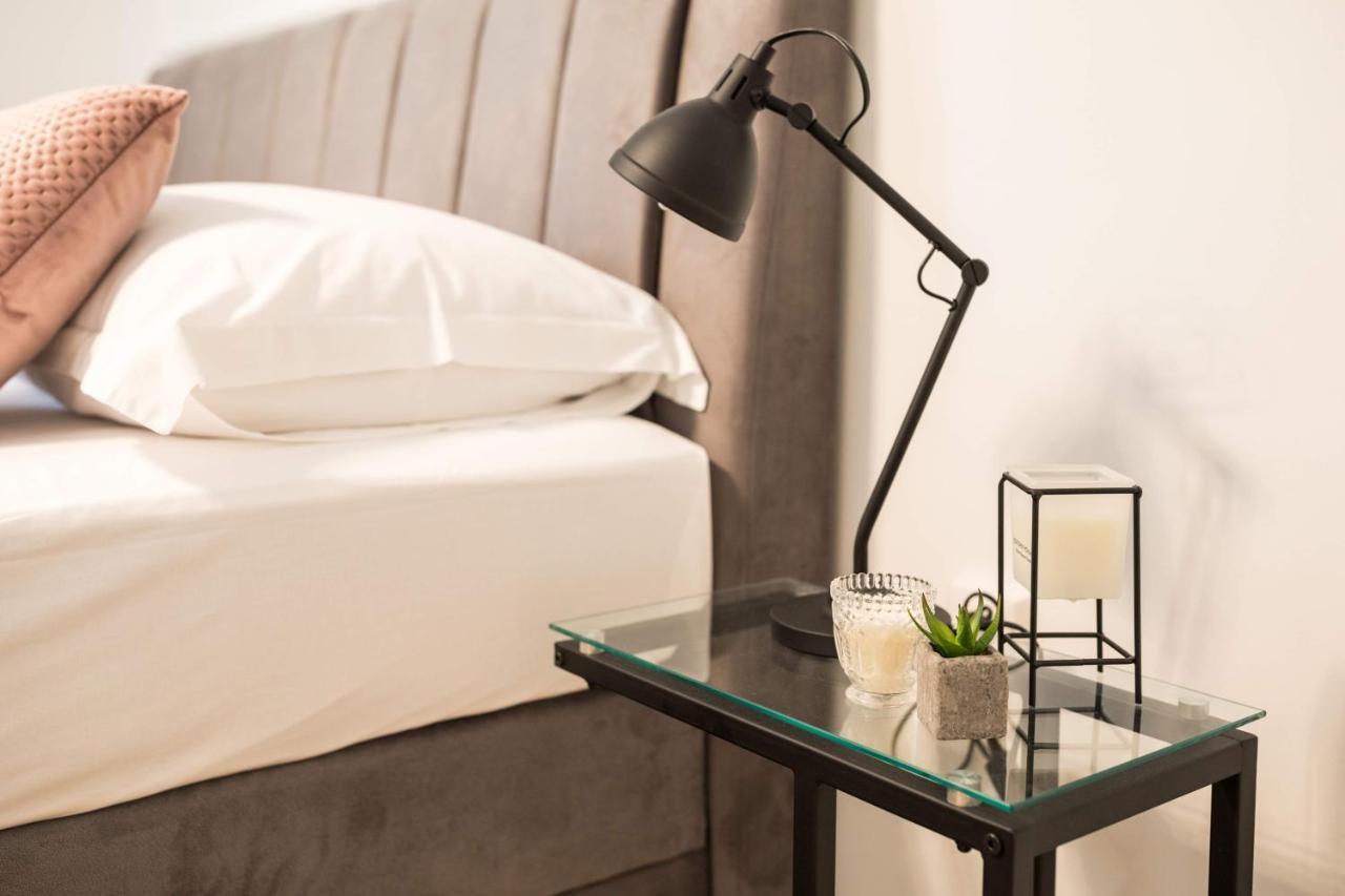 Luxury Rooms With Balcony 자다르 외부 사진